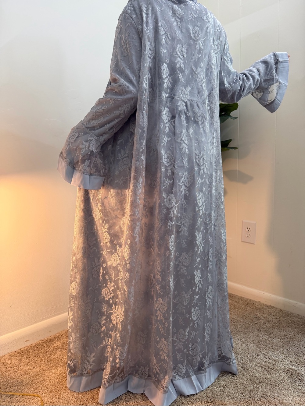 Elegant Light Gray Floral Lace Maxi Dress Abaya Modest - Picture 2 of 2